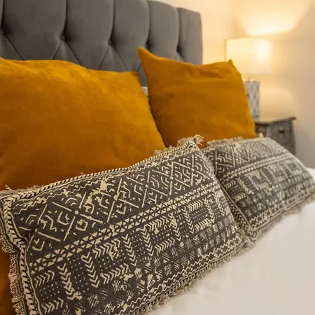 Host & - The Sandbeck Hotel
