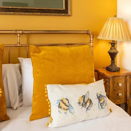 Host & - The Sandbeck Hotel