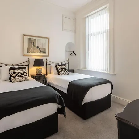 Host & - The Sandbeck Whitby