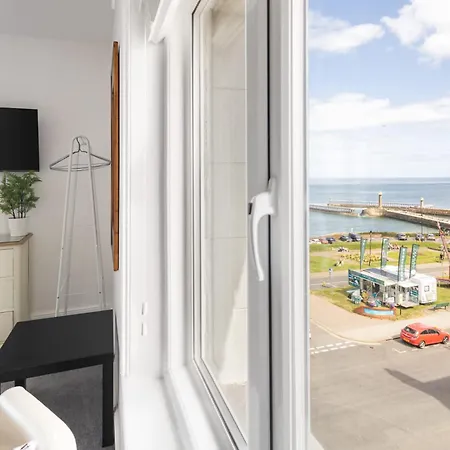 Host & - The Sandbeck Hotel Whitby